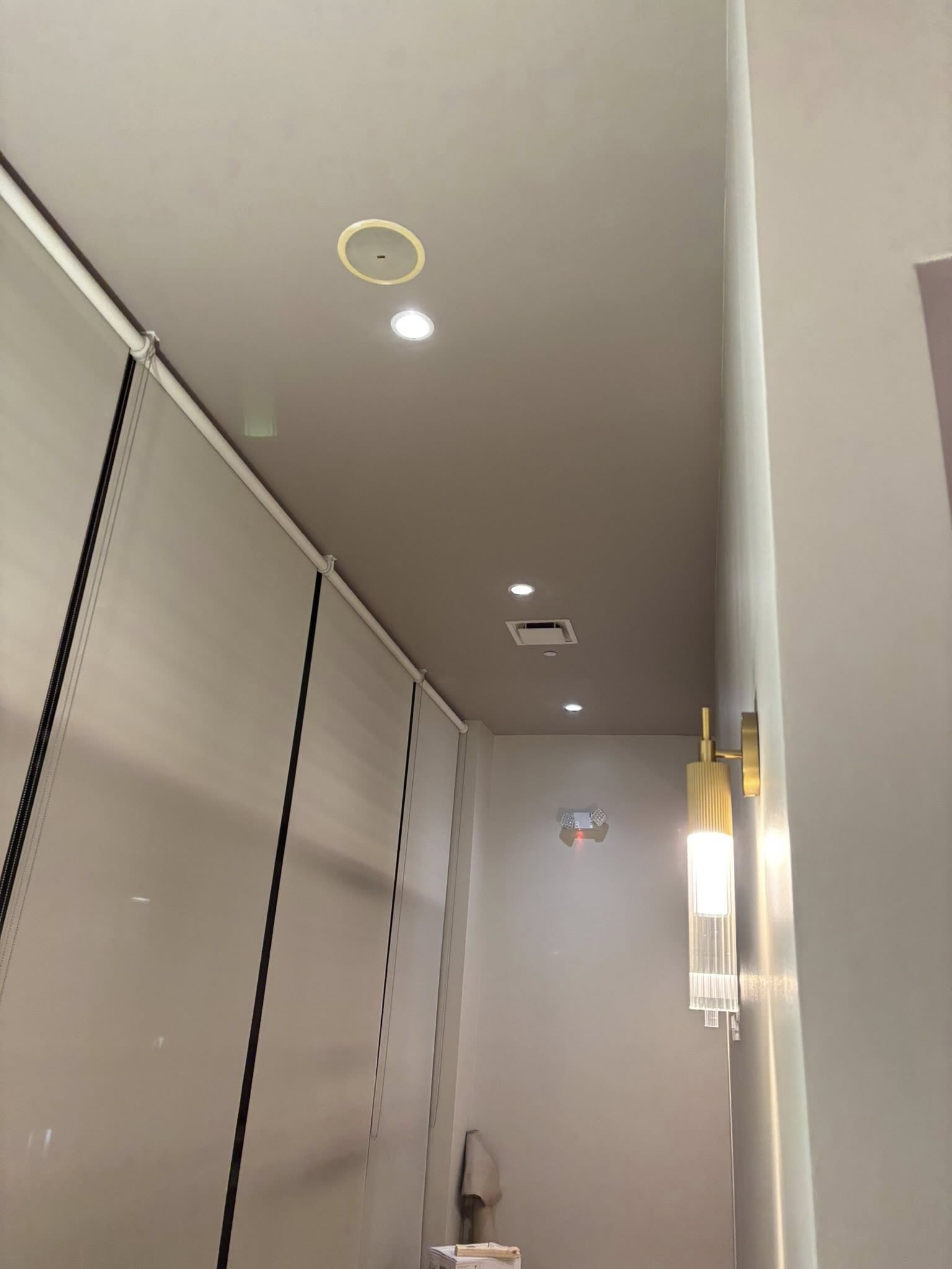 Light ceiling installation